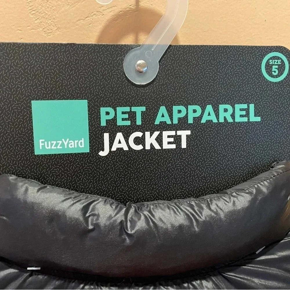 Fuzzyard Pet Apparel puffer jacket size 5. Front closure. Best for fall/winter.